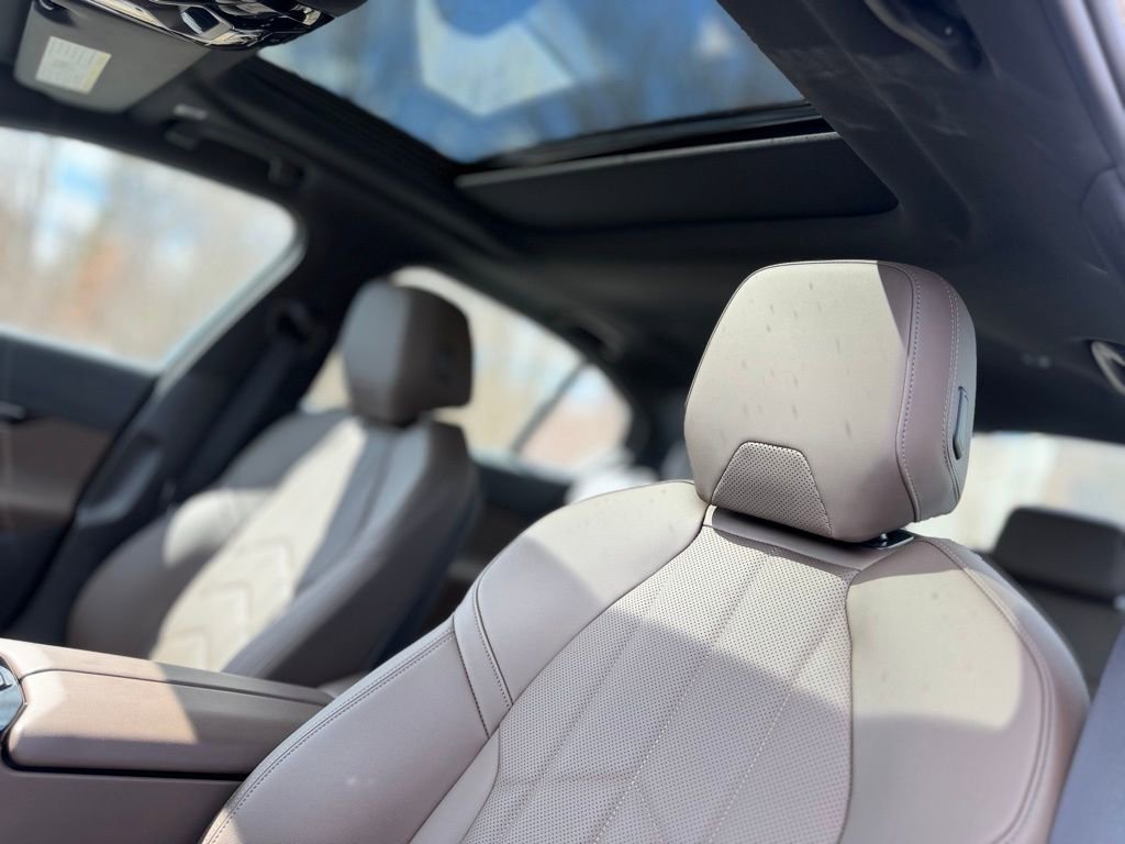 Certified 2025 BMW i5 xDrive40 w/ Premium Package image 14