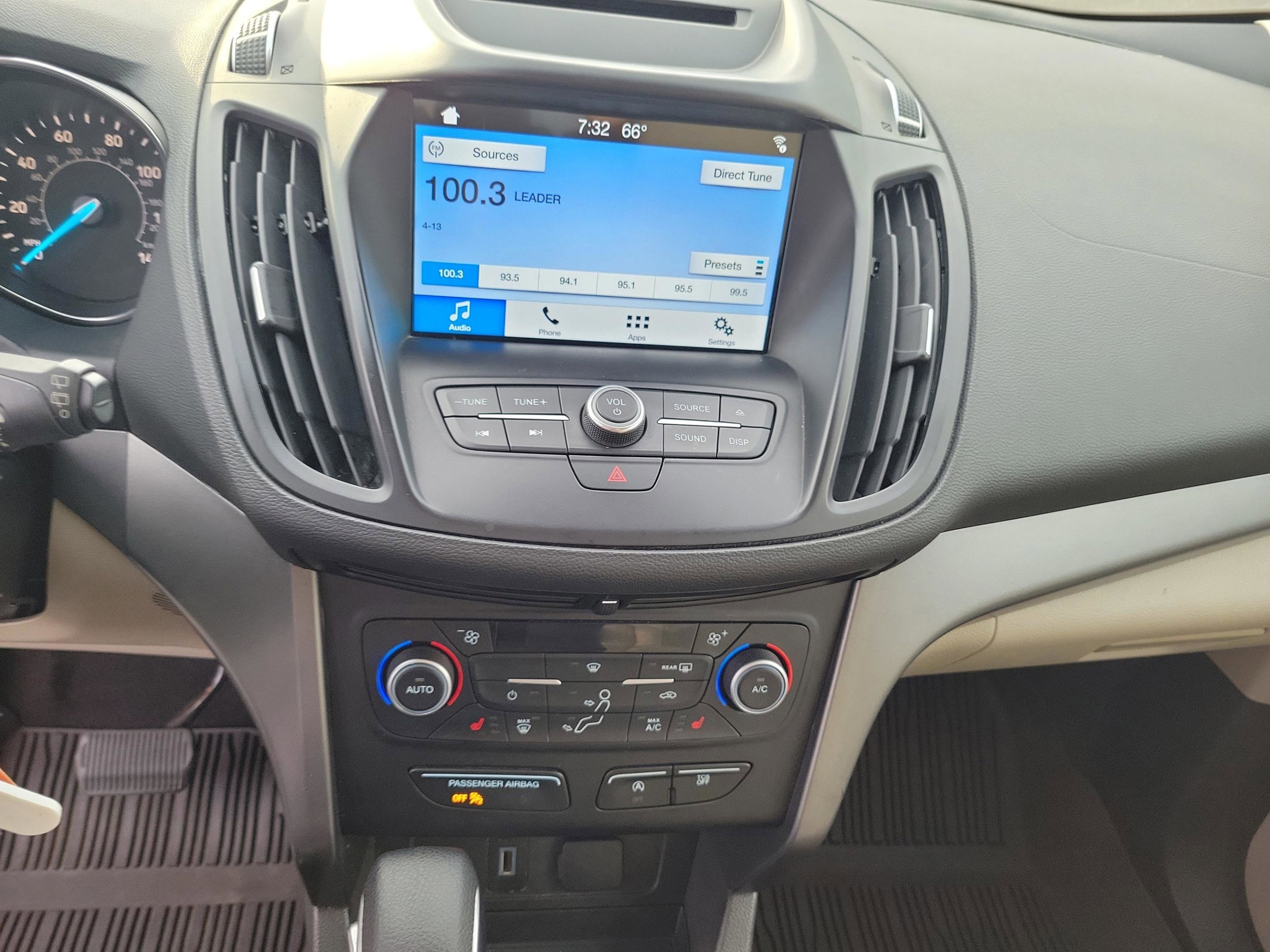 Used 2018 Ford Escape SE w/ SE Sync 3 Package image 26