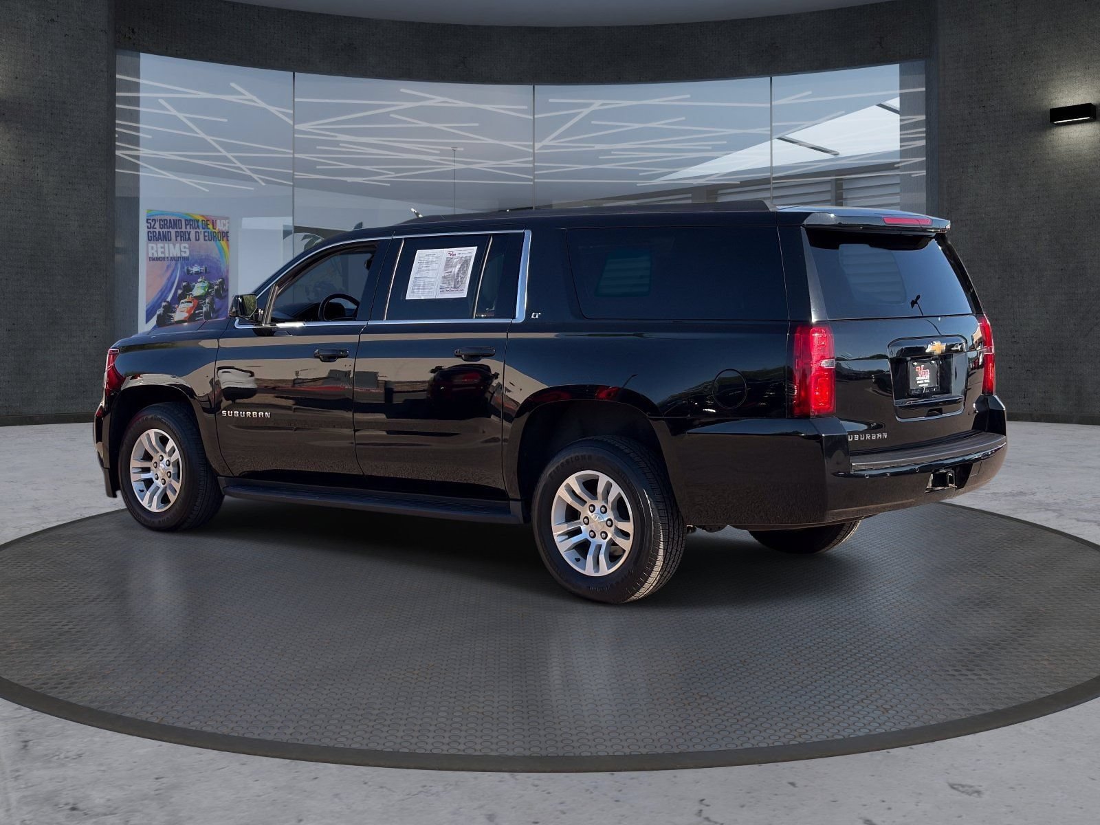 Certified 2019 Chevrolet Suburban LT AWD/4WD image 4