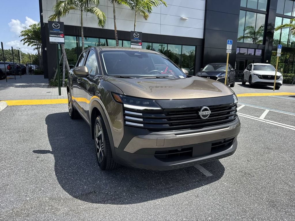 Used 2025 Nissan Kicks SV FWD image 7