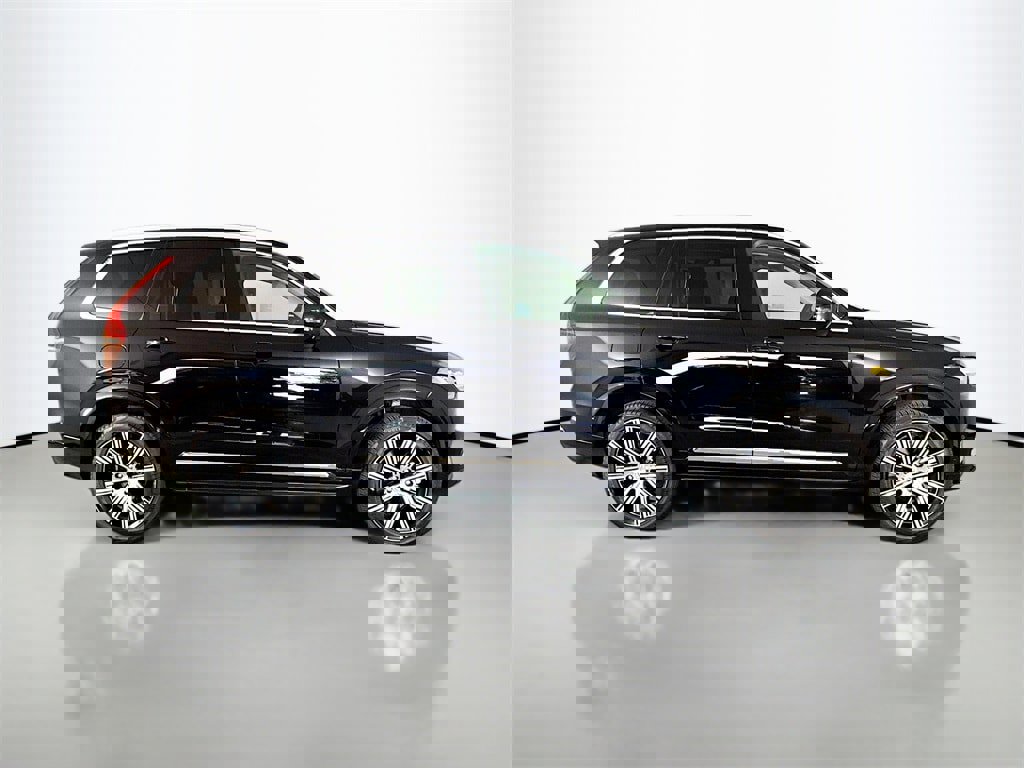 Certified 2024 Volvo XC90 T8 Plus image 8