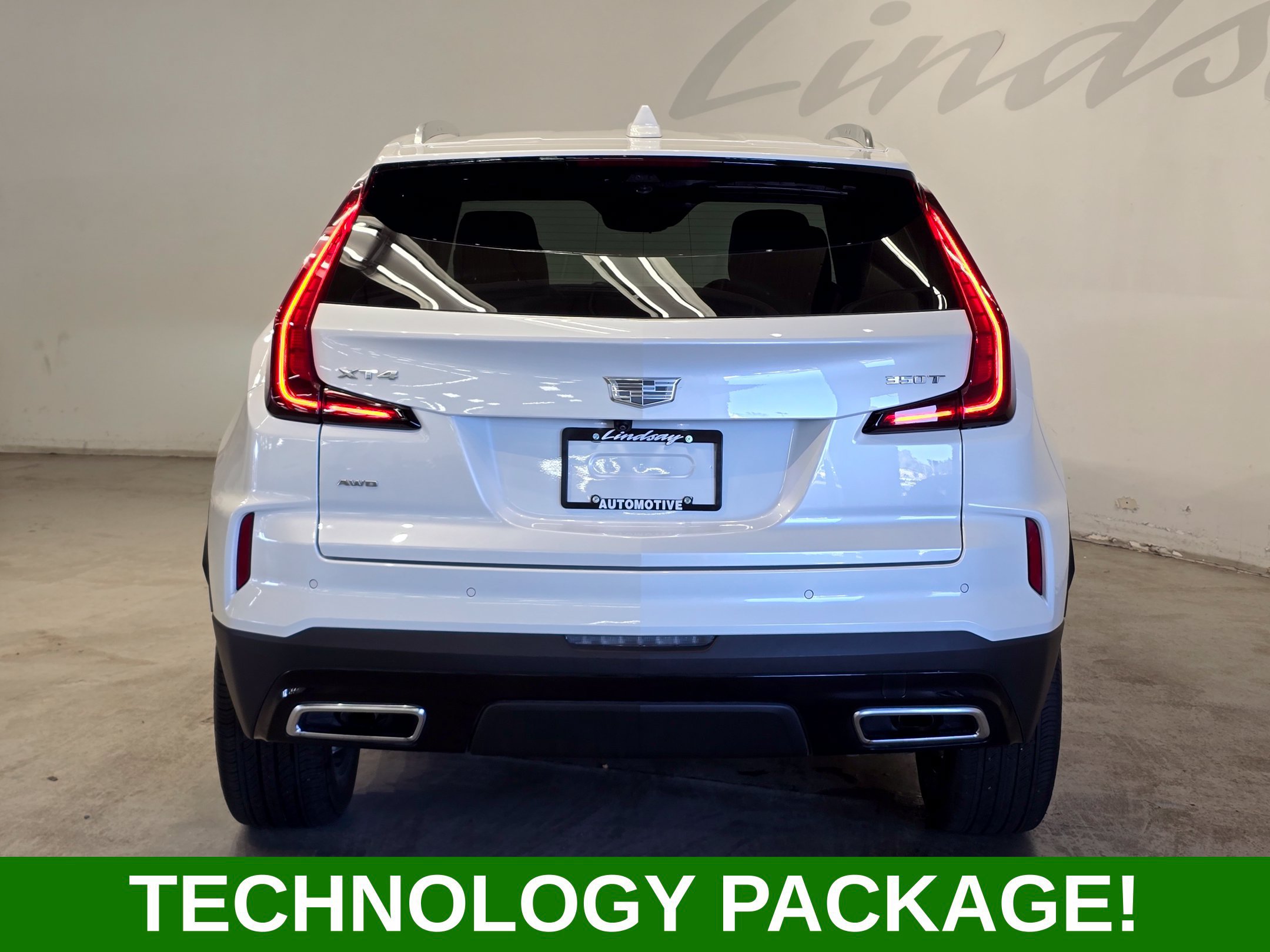 Used 2025 Cadillac XT4 Premium Luxury w/ Technology Package AWD/4WD image 6