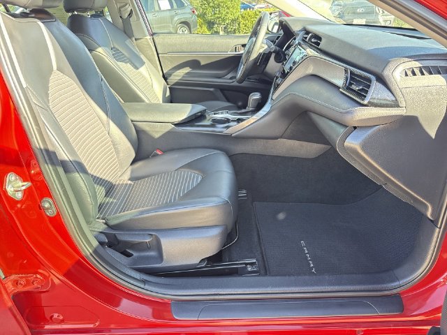 Used 2020 Toyota Camry SE FWD image 14