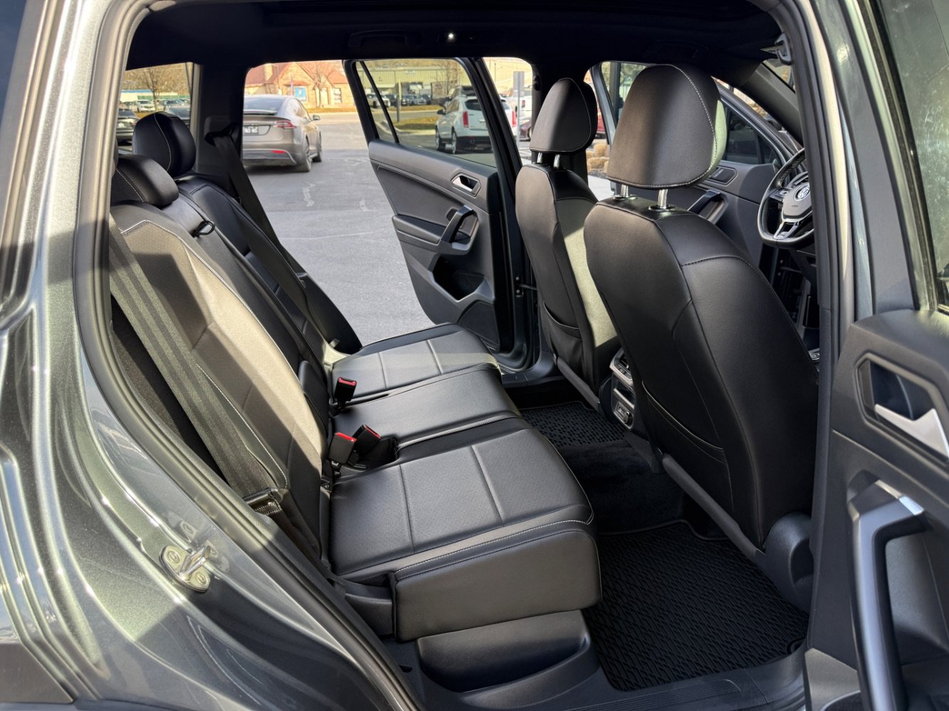 Used 2021 Volkswagen Tiguan SE R-Line AWD/4WD image 13