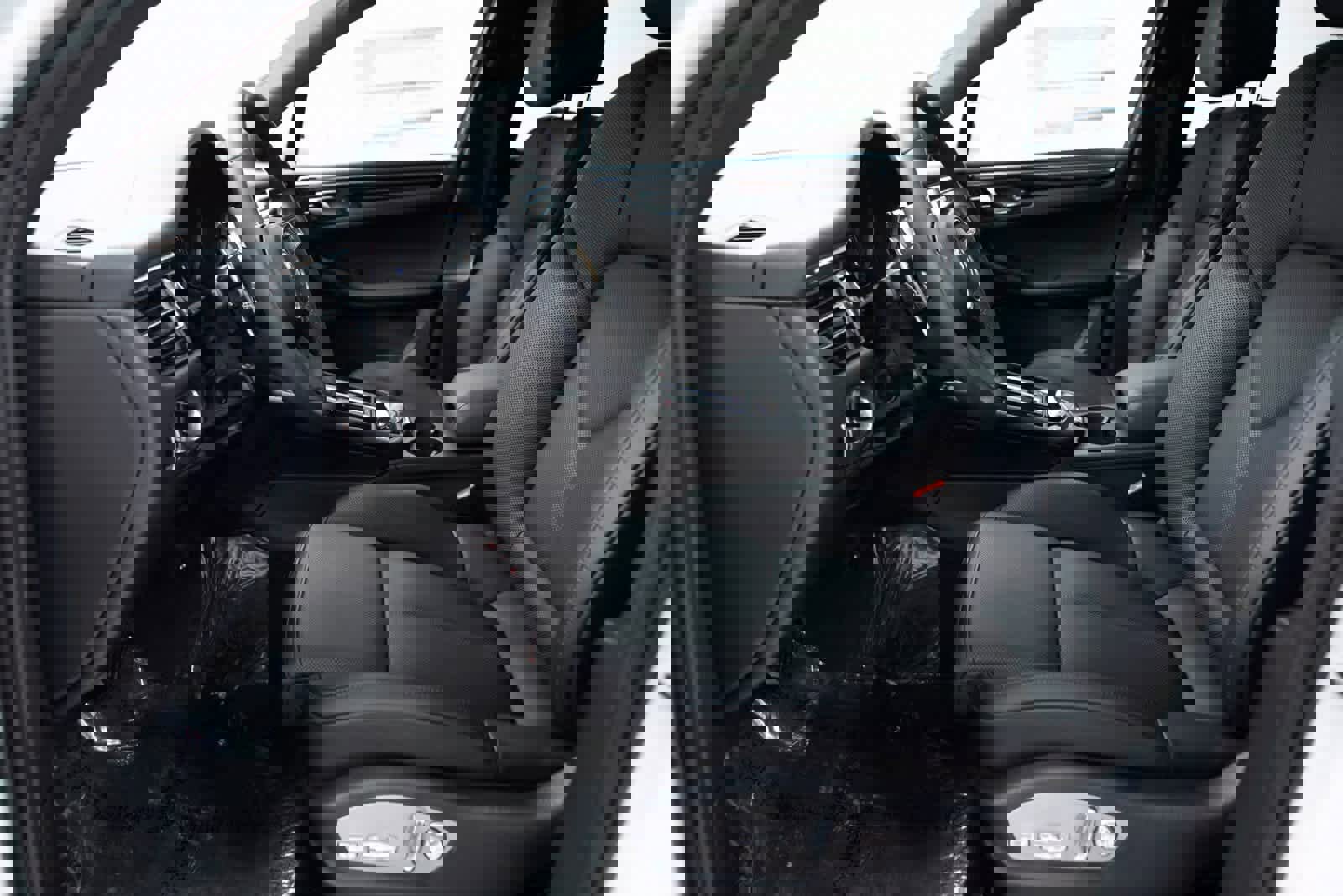 Certified 2025 Porsche Macan image 17