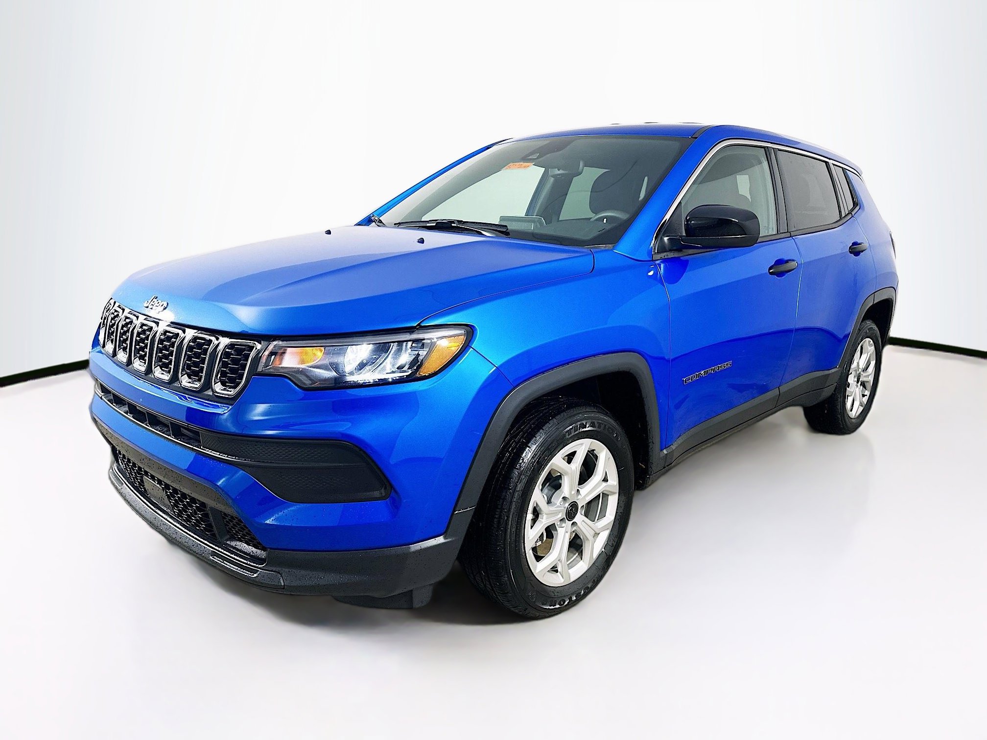 Certified 2025 Jeep Compass Sport image 3