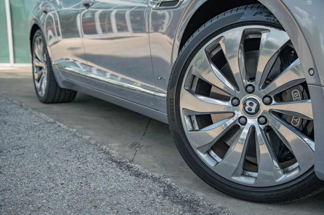 Used 2020 Bentley Flying Spur W12 image 2