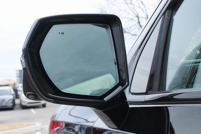 Used 2024 Chevrolet Suburban RST w/ Luxury Package AWD/4WD image 8