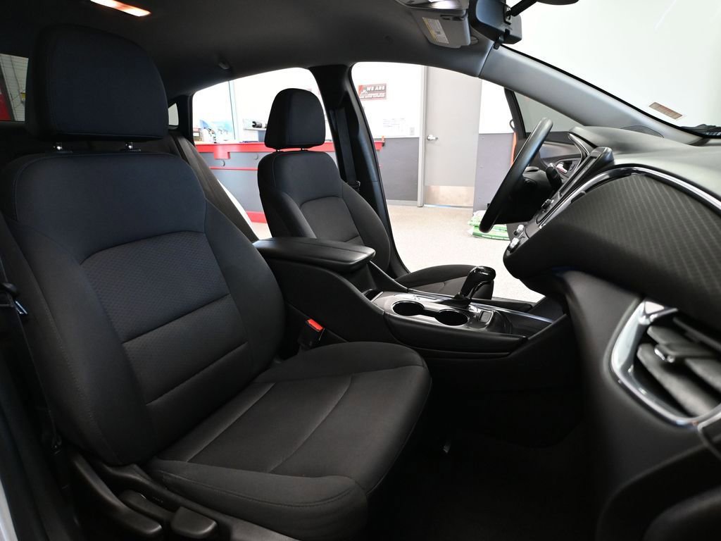 Used 2018 Chevrolet Malibu LT w/ LPO, Convenience Package 2 image 46