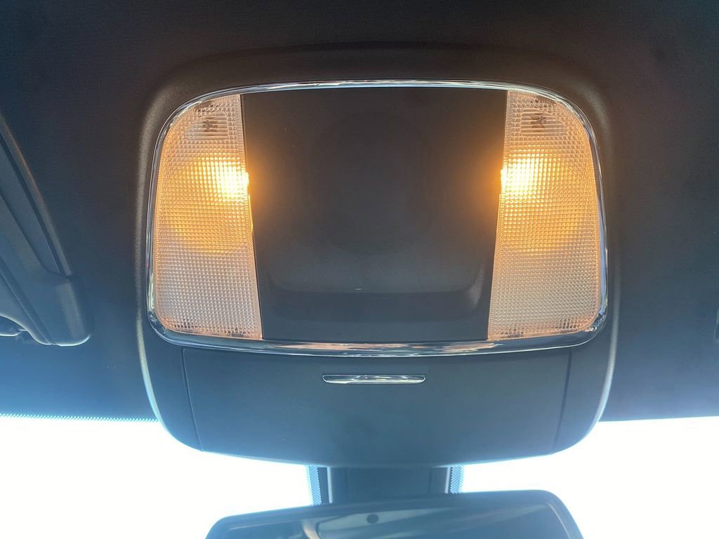 Used 2020 Dodge Charger SXT image 23