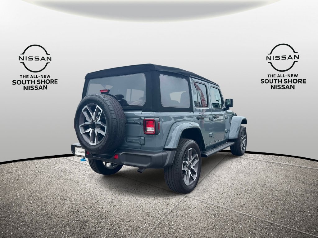 Used 2024 Jeep Wrangler Unlimited w/ Convenience Group AWD/4WD image 5