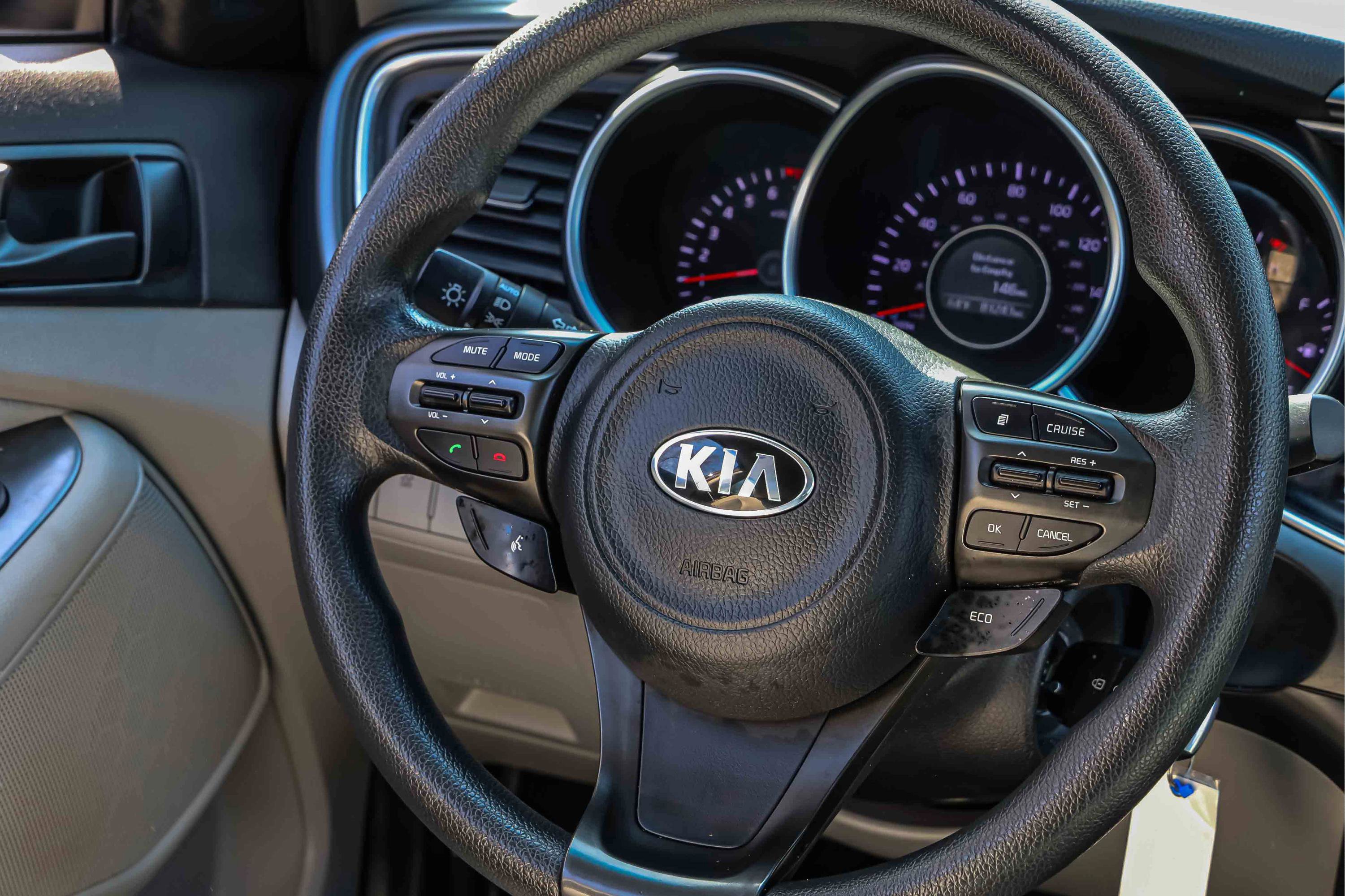 Used 2015 Kia Optima LX w/ LX Convenience Package image 10