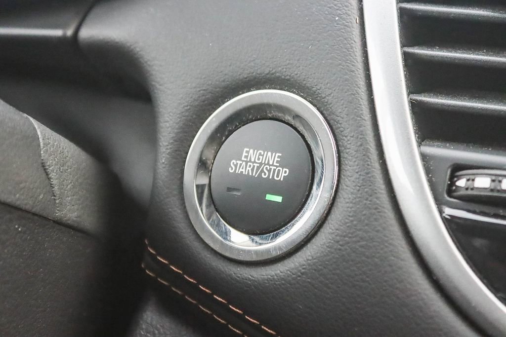 Used 2022 Chevrolet Trax LT w/ LT Convenience Package image 24