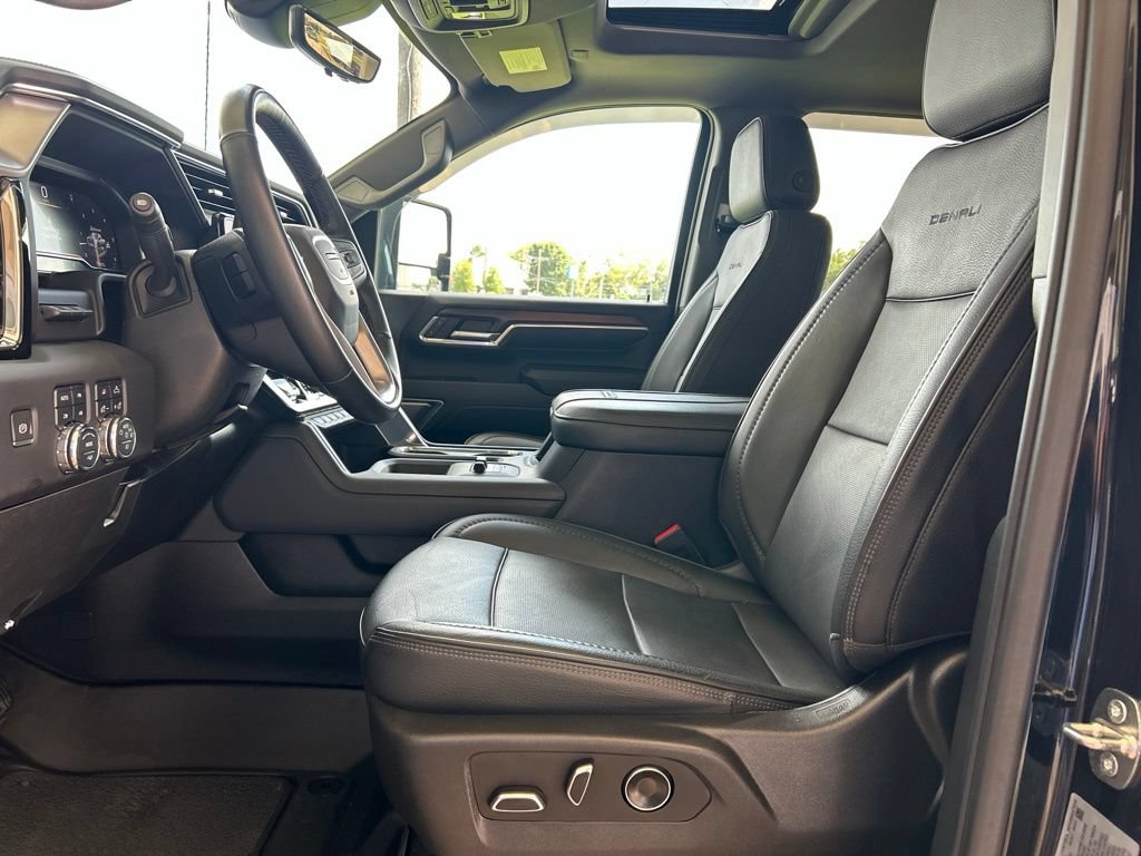 Used 2024 GMC Sierra 3500 Denali w/ Denali Reserve Package AWD/4WD image 8