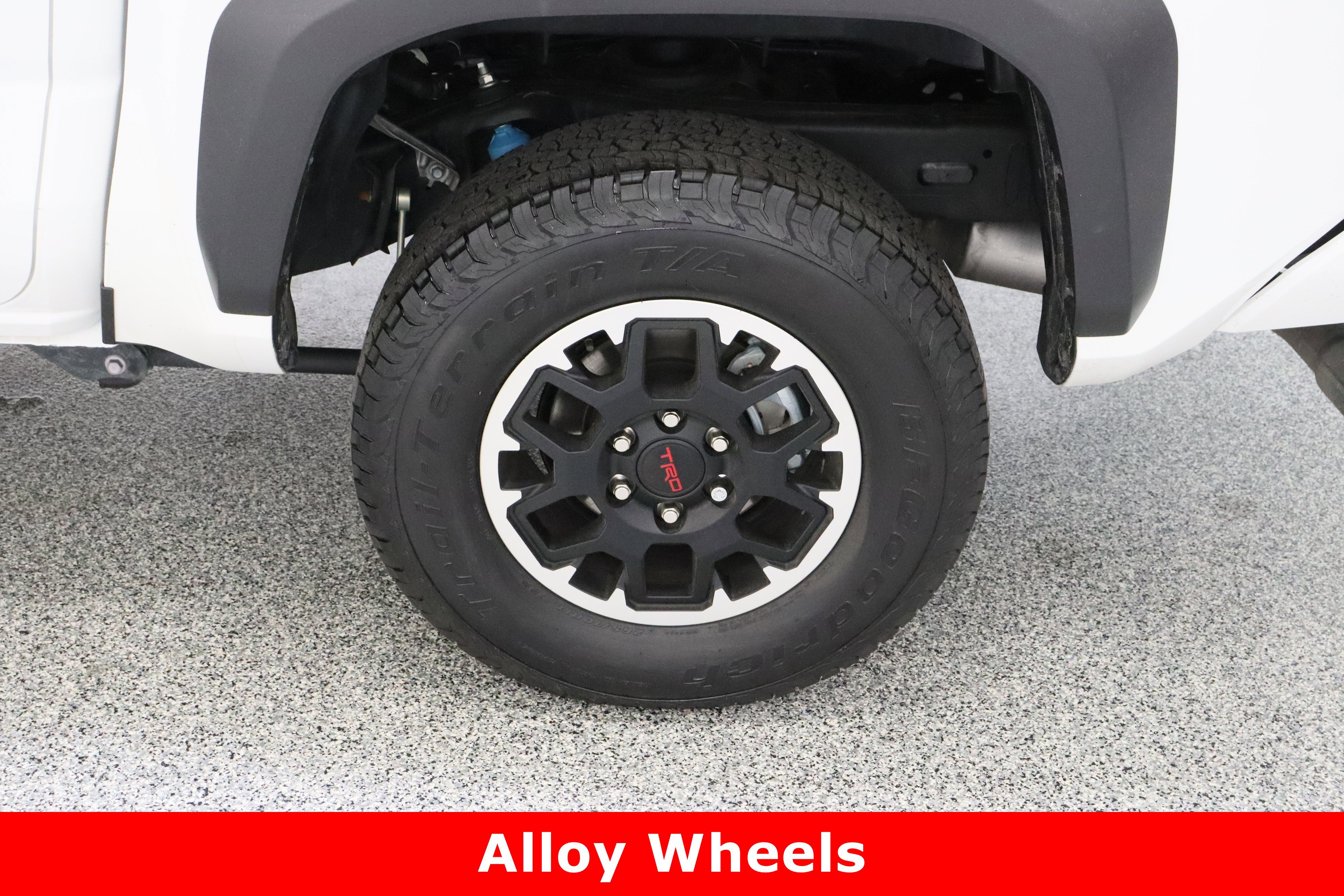 Certified 2025 Toyota Tacoma TRD Off-Road AWD/4WD image 10