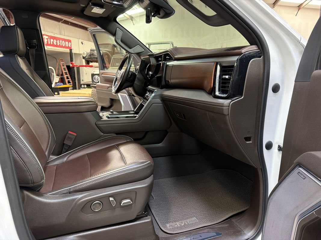 Used 2024 GMC Sierra 3500 Denali w/ Denali Reserve Package AWD/4WD image 41