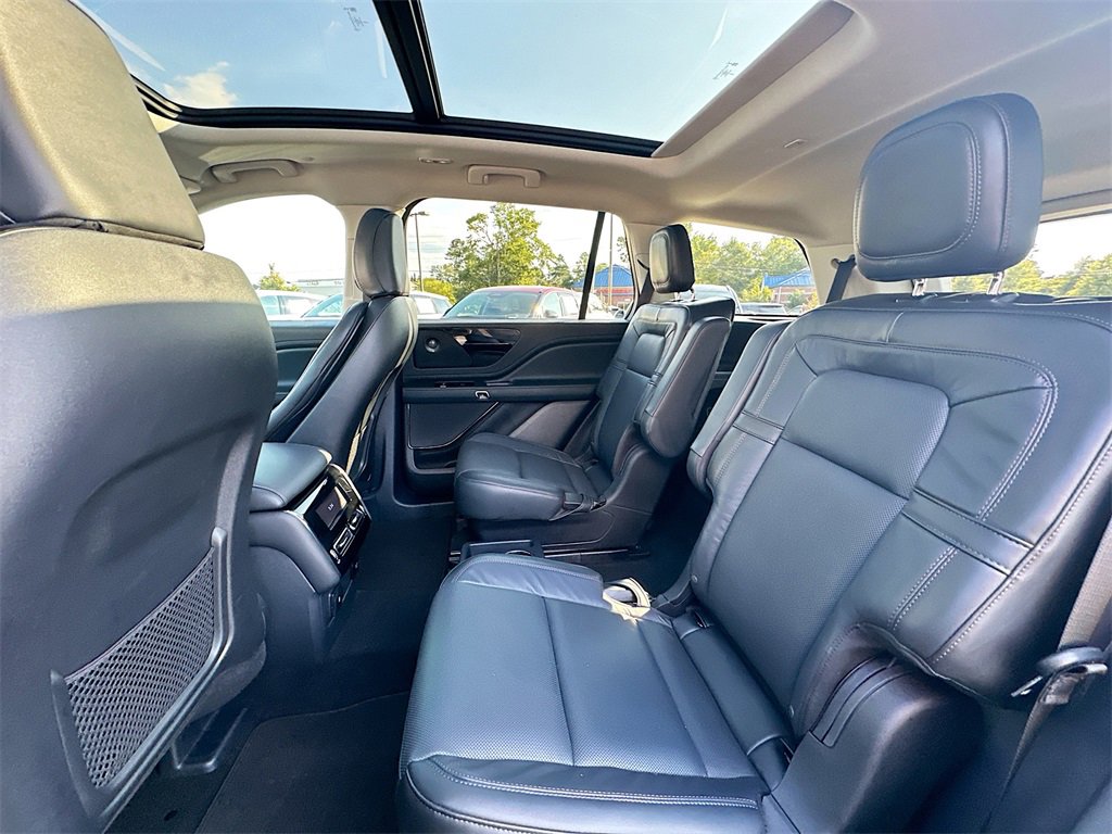 Used 2025 Lincoln Aviator Reserve w/ Illumination Package image 17