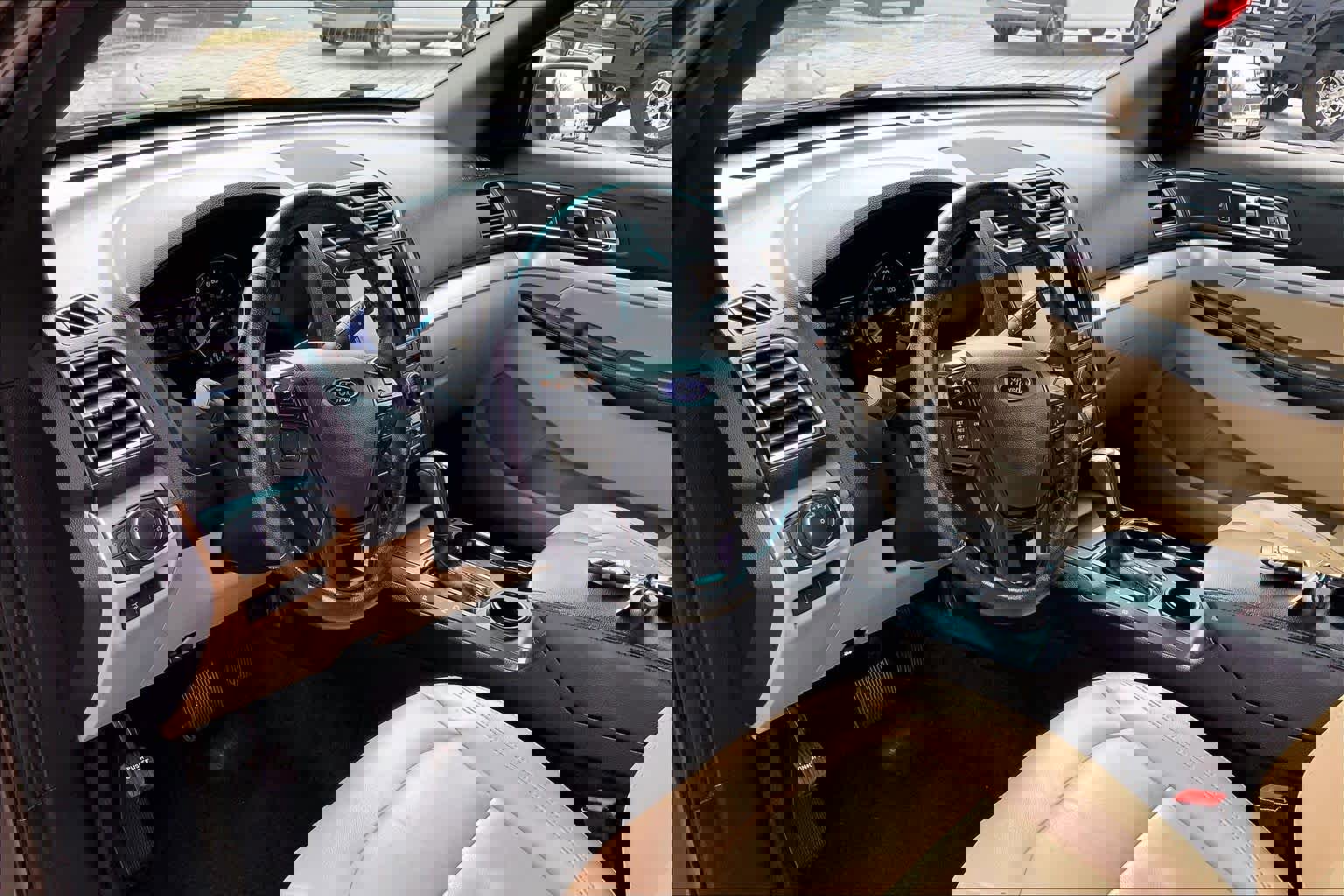 Used 2016 Ford Explorer XLT w/ Equipment Group 202A image 17