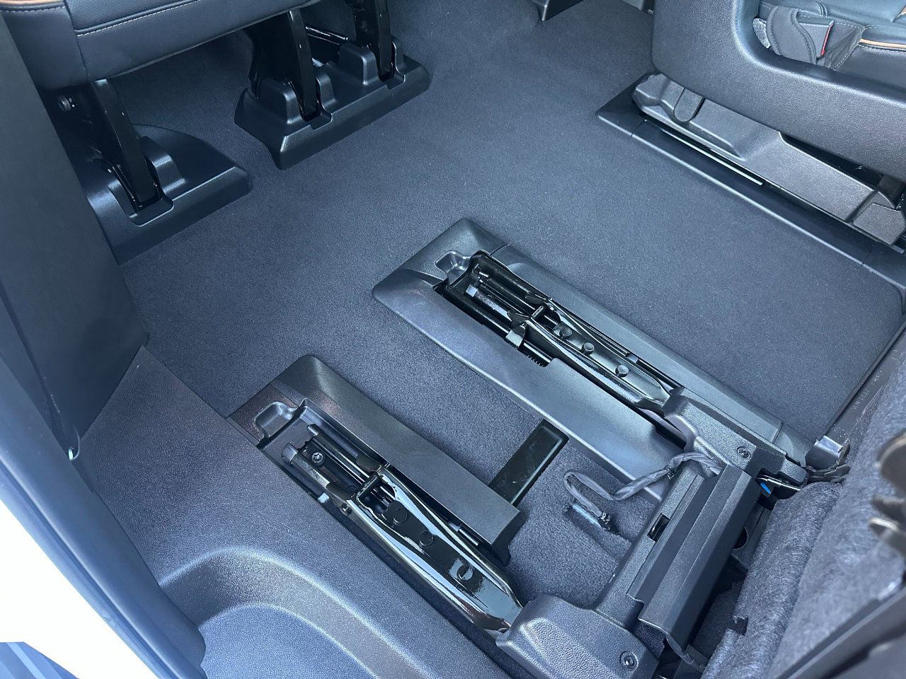 Used 2022 GMC Yukon XL AT4 image 31