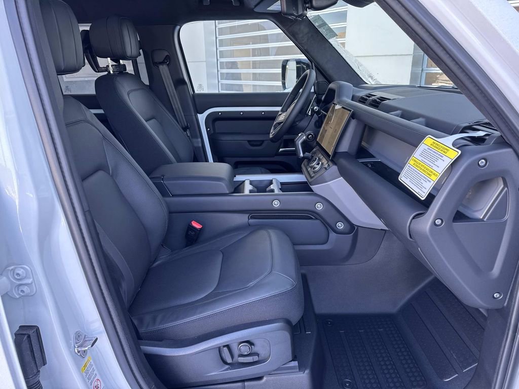 New 2026 Land Rover Defender 110 V8 image 7