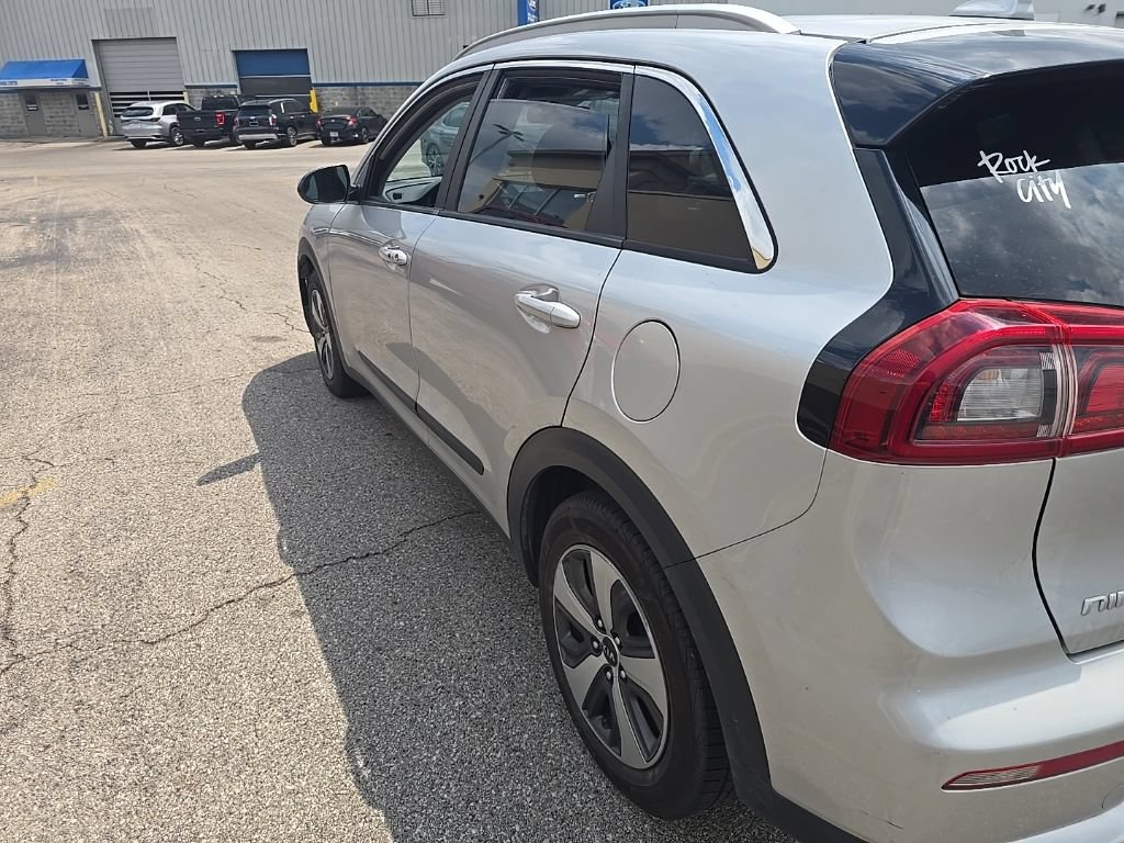 Used 2017 Kia Niro LX FWD image 6