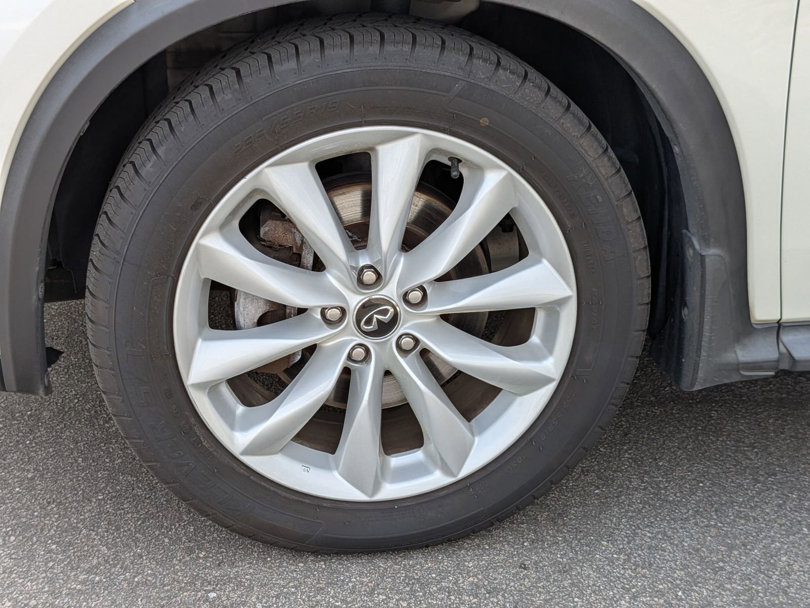 Used 2019 INFINITI QX50 Essential w/ Premium Heat Package image 10