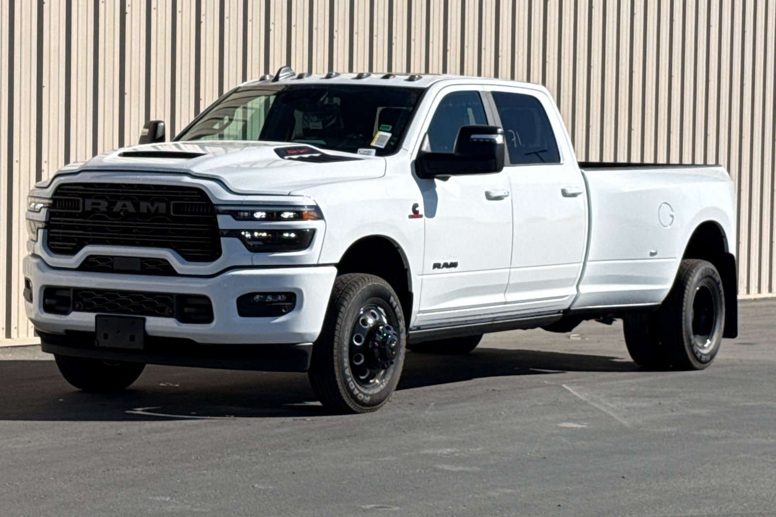 New 2026 RAM 3500 Laramie AWD/4WD image 10