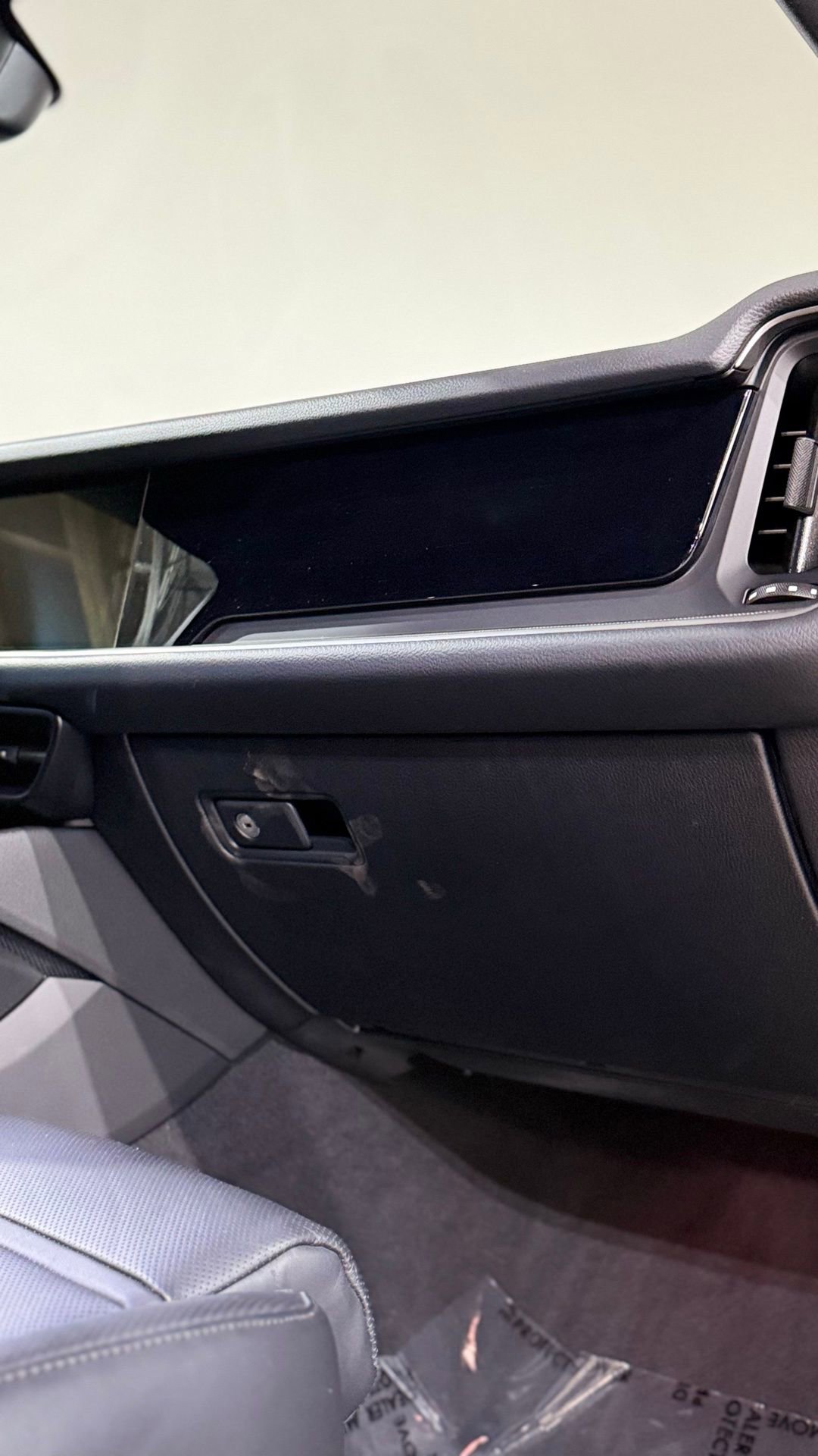 Used 2025 Porsche Cayenne Coupe image 59