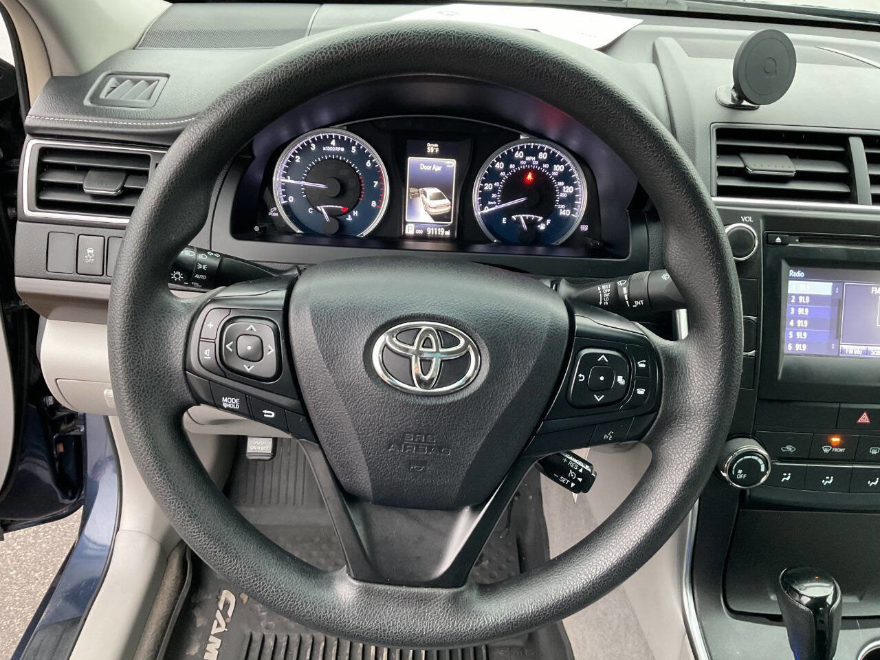 Used 2016 Toyota Camry LE image 17