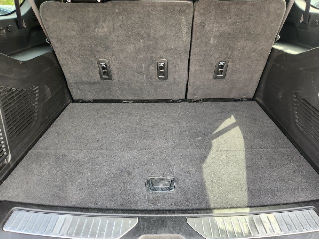 Used 2023 Chevrolet Suburban Premier AWD/4WD image 31