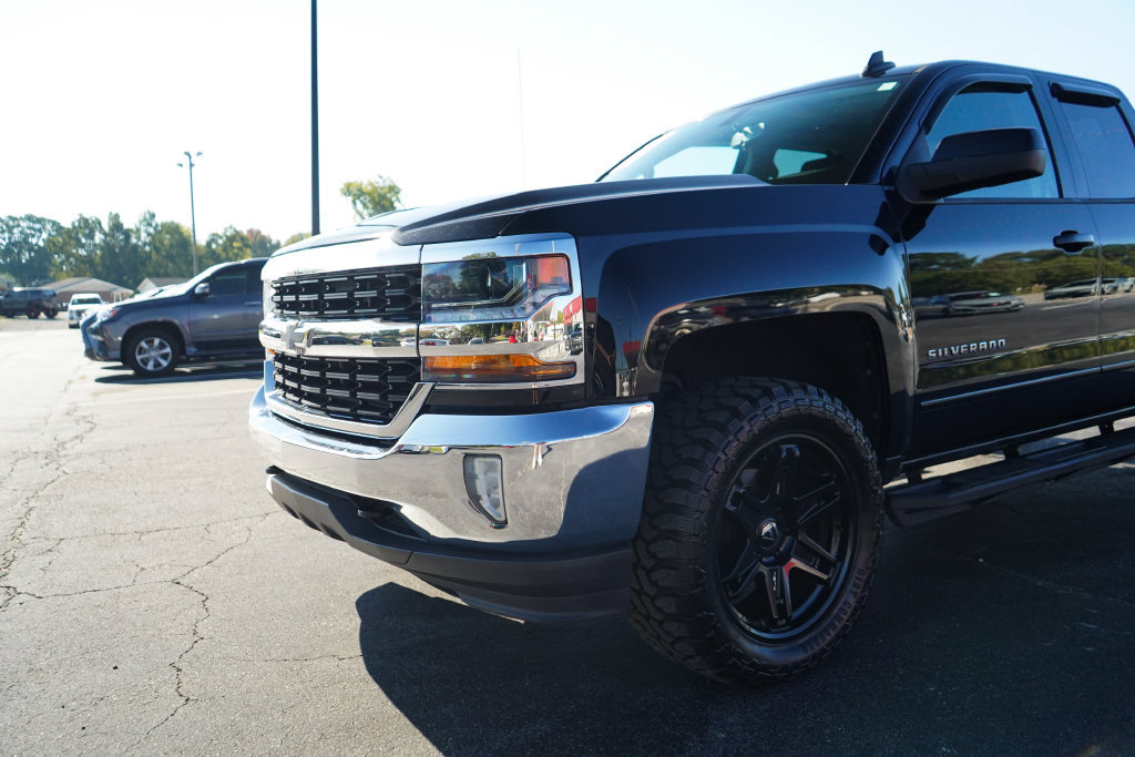 Used 2018 Chevrolet Silverado 1500 LT w/ All Star Edition AWD/4WD image 18