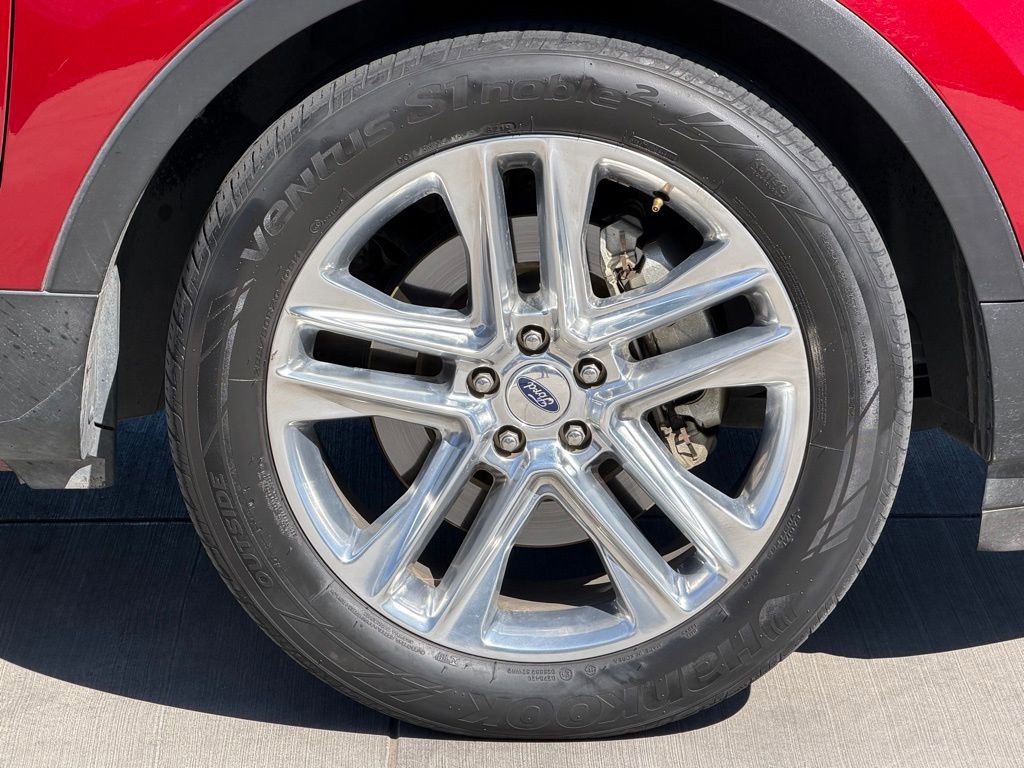 Used 2017 Ford Explorer XLT w/ Equipment Group 202A image 12