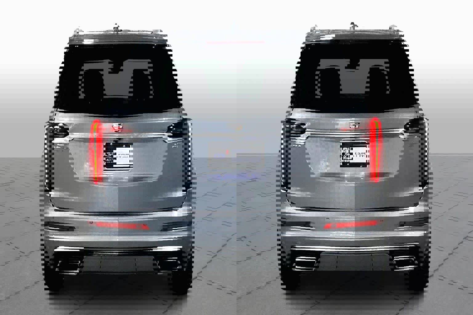 Used 2025 Cadillac XT6 Premium Luxury image 4