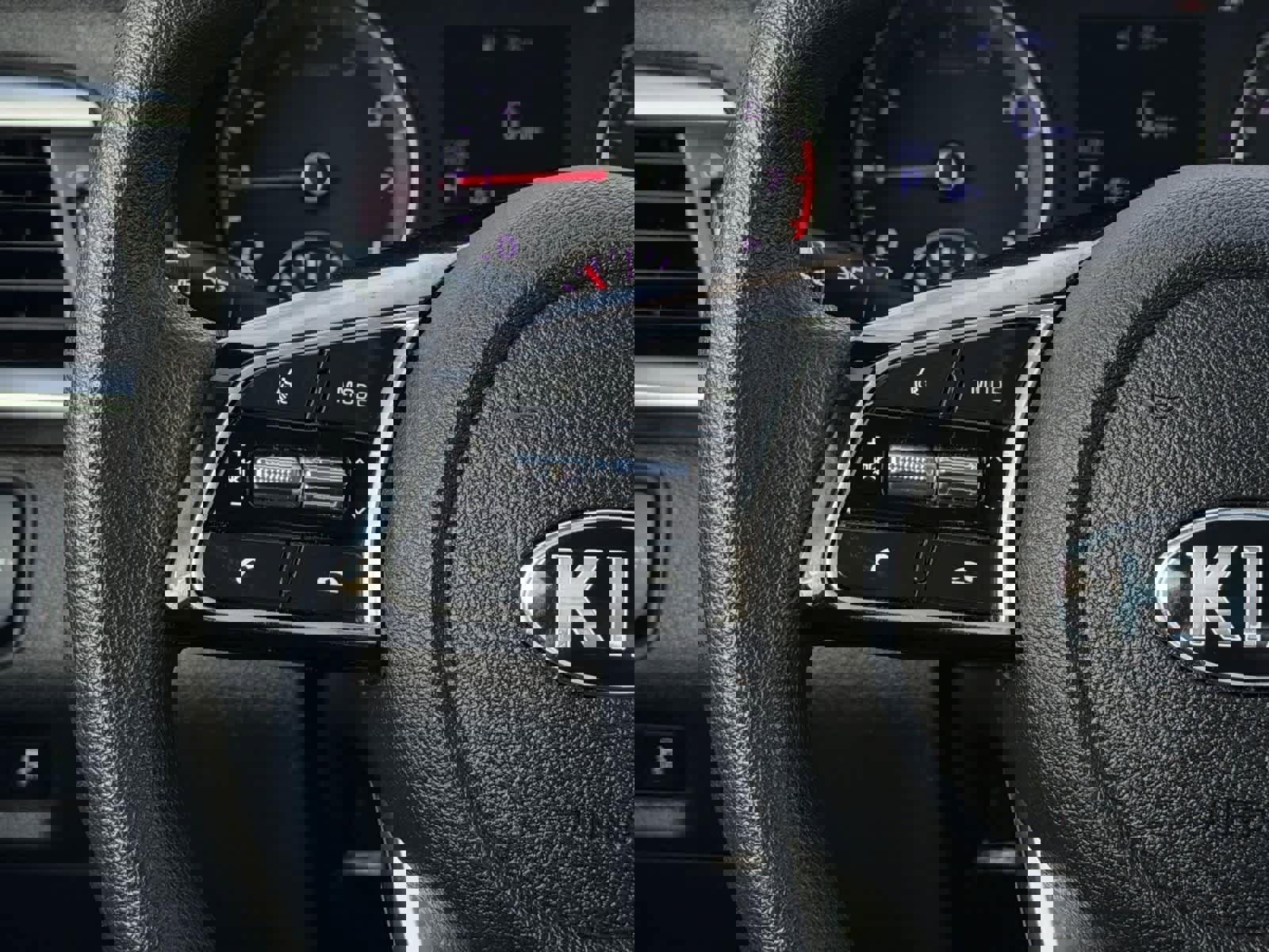 Used 2020 Kia Optima LX image 17