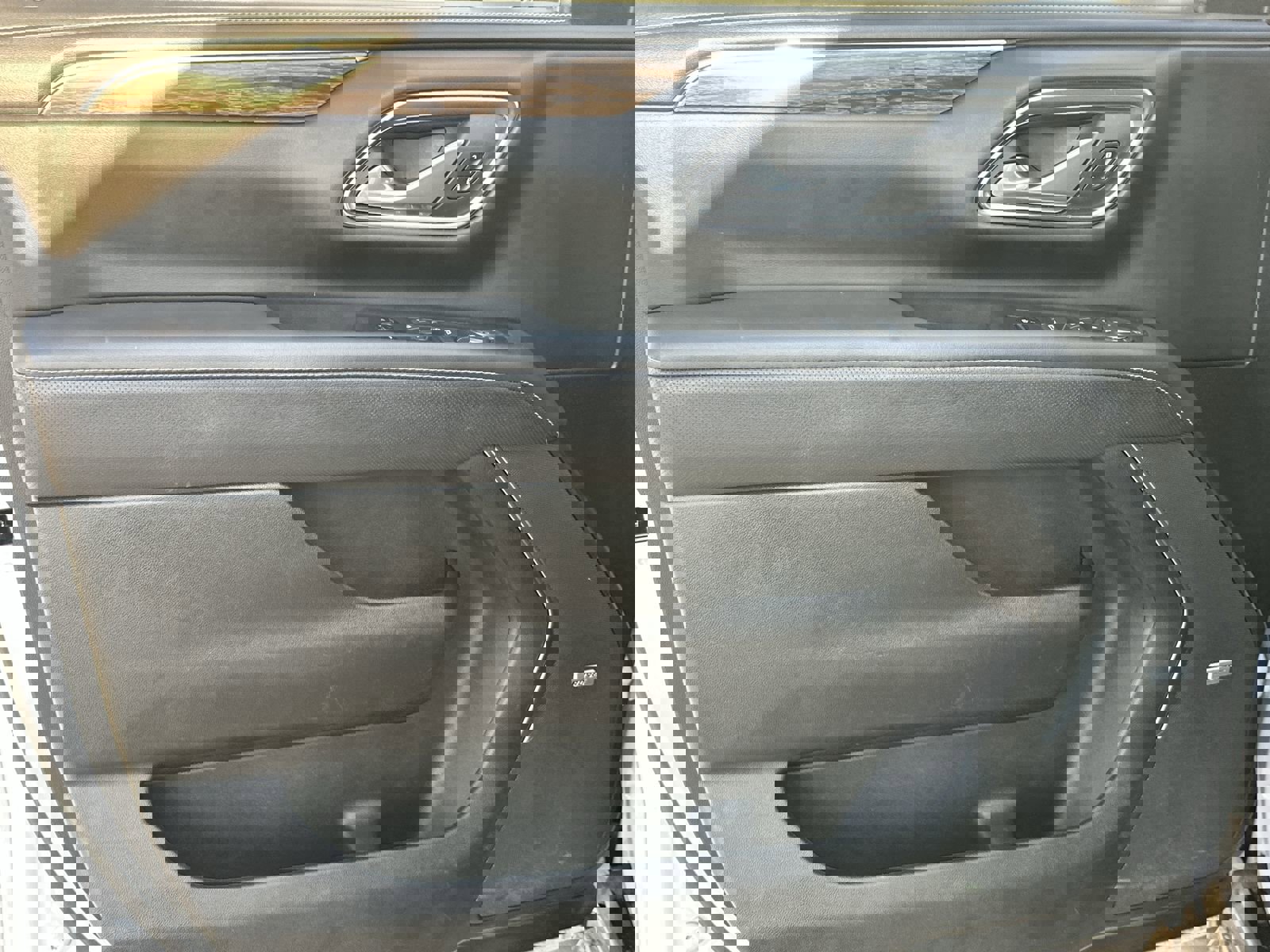 Used 2023 Chevrolet Suburban Premier image 14