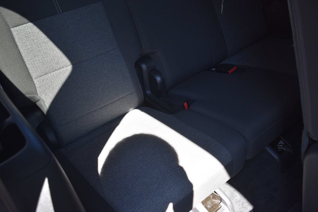 Used 2025 GMC Acadia Elevation AWD/4WD image 32