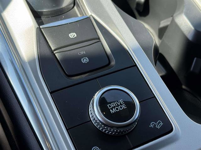 Used 2022 Ford Explorer XLT w/ Equipment Group 202A image 28