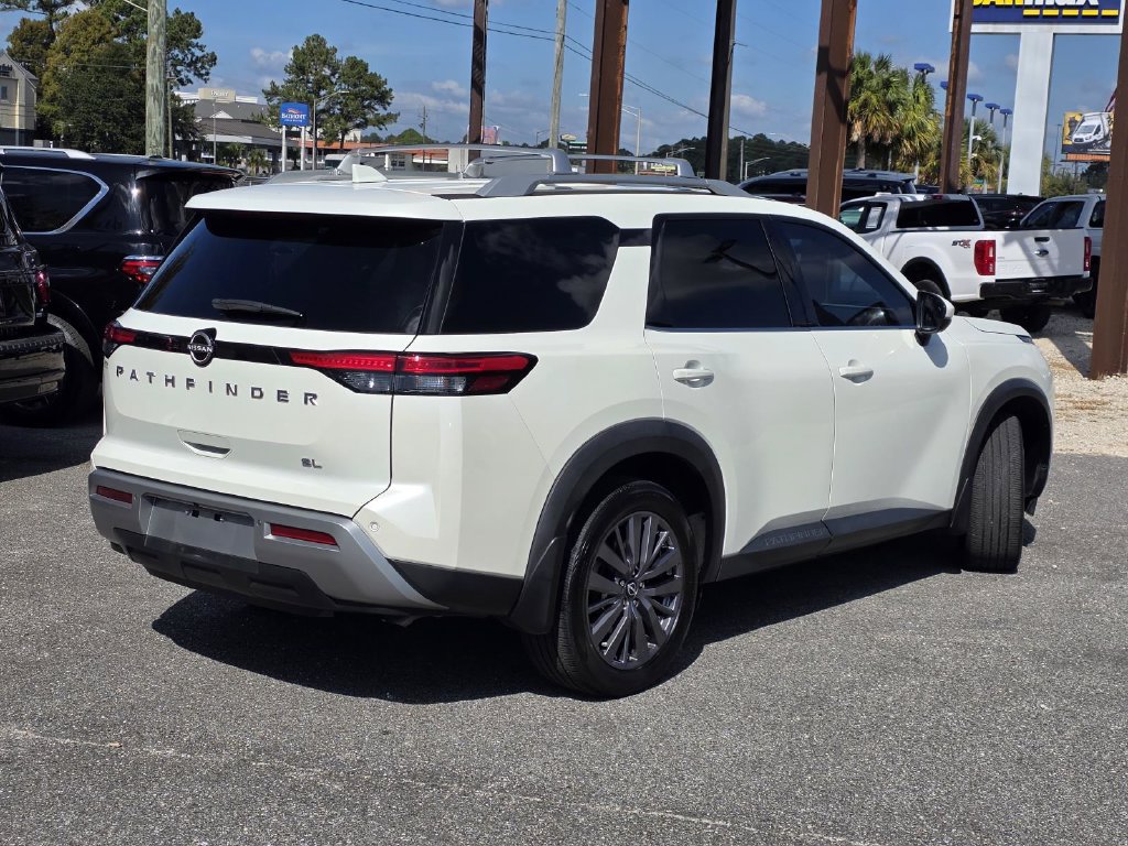 Used 2024 Nissan Pathfinder SL w/ SL Premium Package FWD image 5