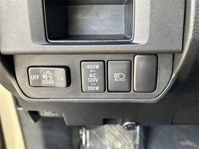 Used 2018 Toyota Tacoma TRD Off-Road image 16