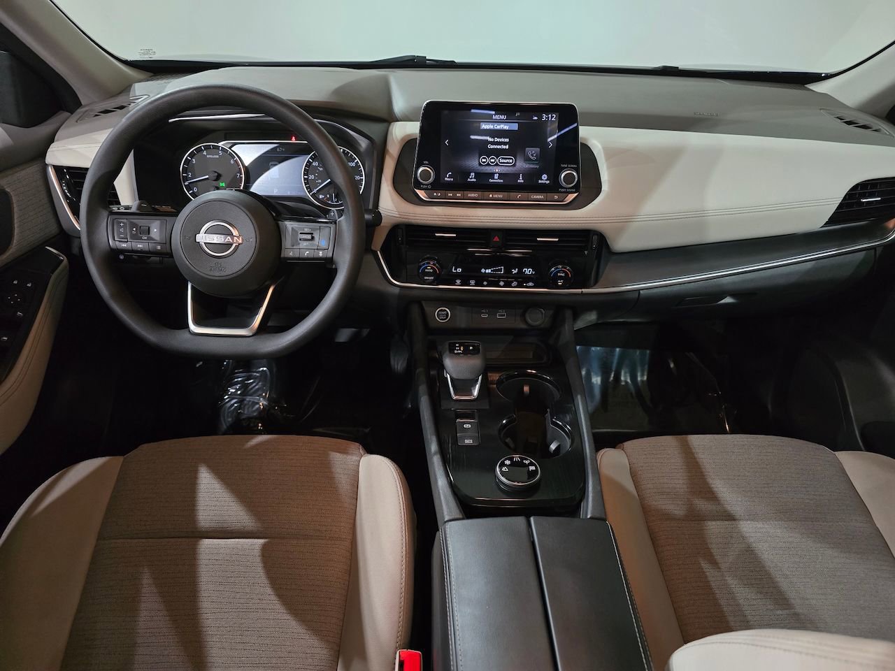 Used 2023 Nissan Rogue SV image 32