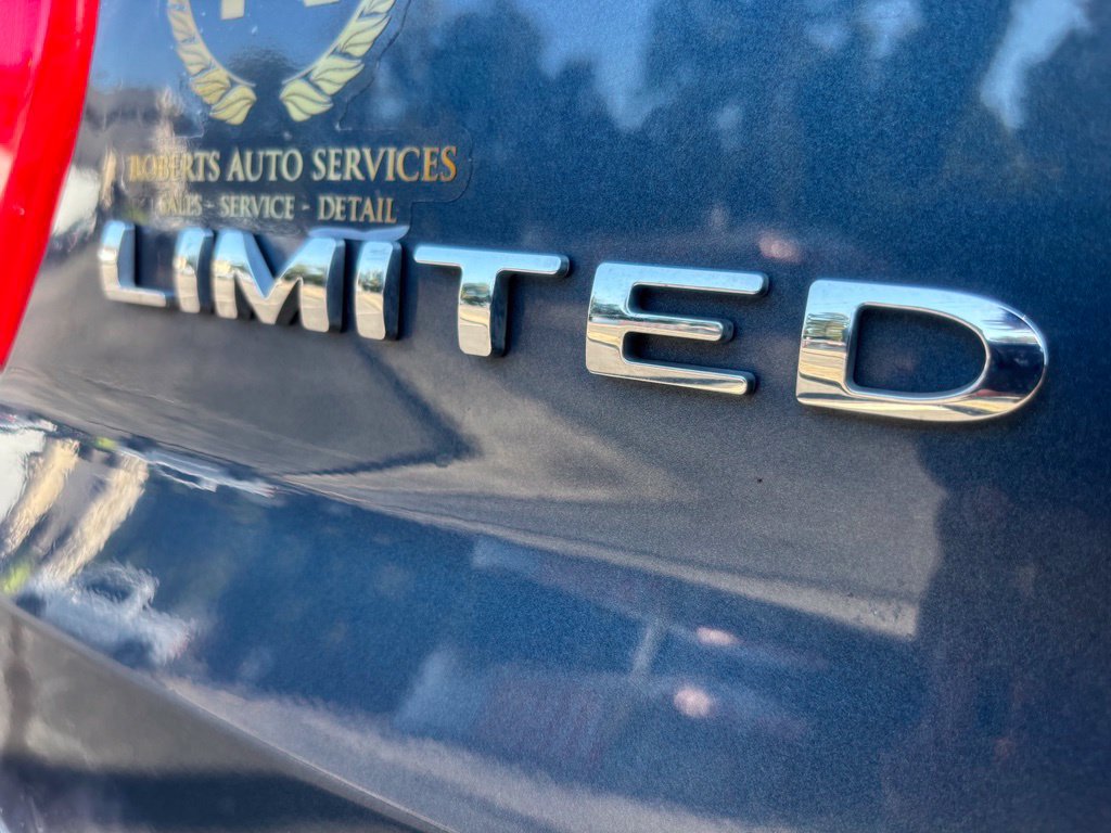 Used 2019 Ford Explorer Limited w/ Limited Luxury Package FWD image 13