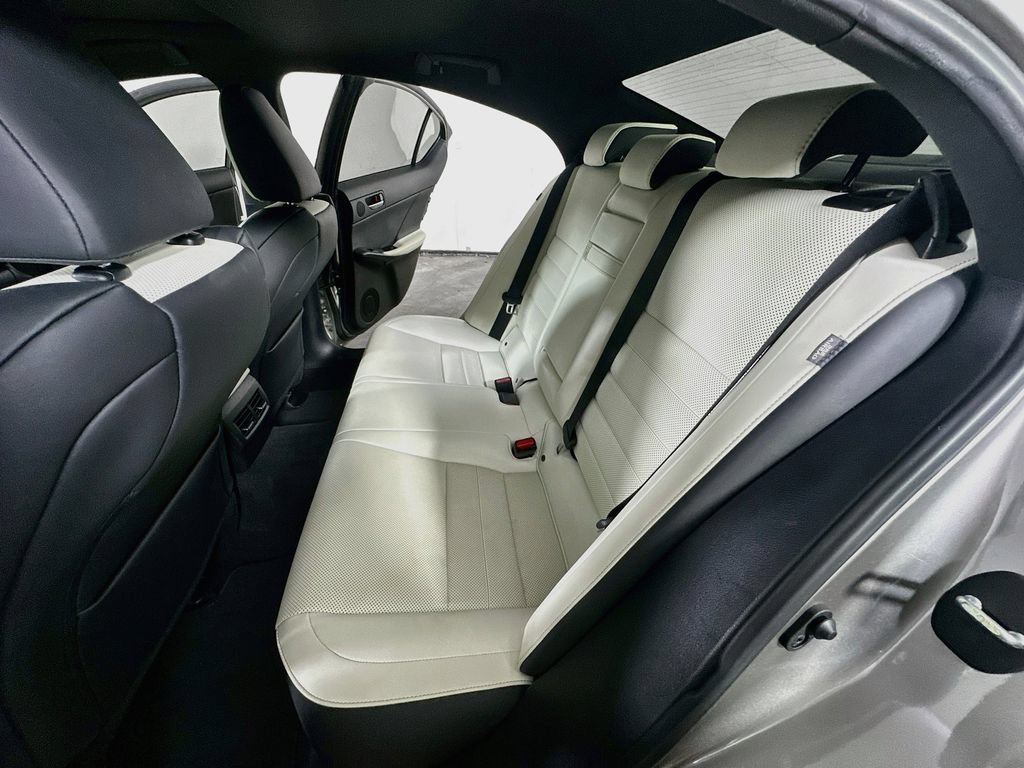 Used 2022 Lexus IS 350 F Sport RWD image 15