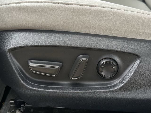 Used 2023 Toyota Camry XSE FWD image 28