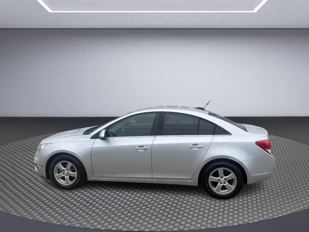 Used 2015 Chevrolet Cruze LT image 4