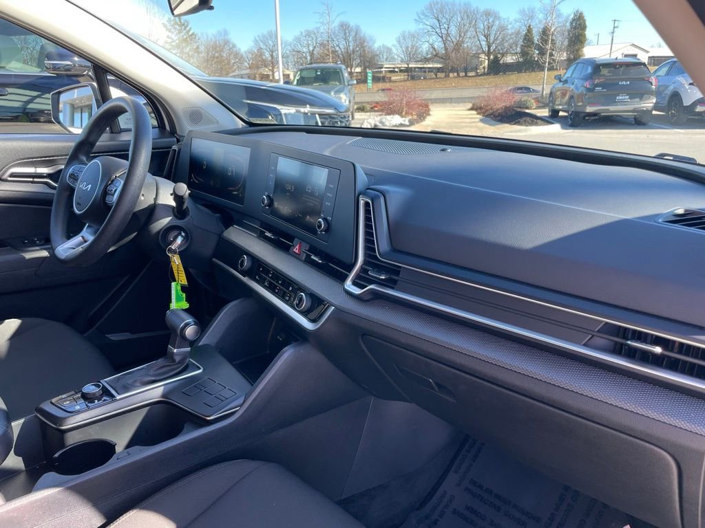 Certified 2024 Kia Sportage LX image 30