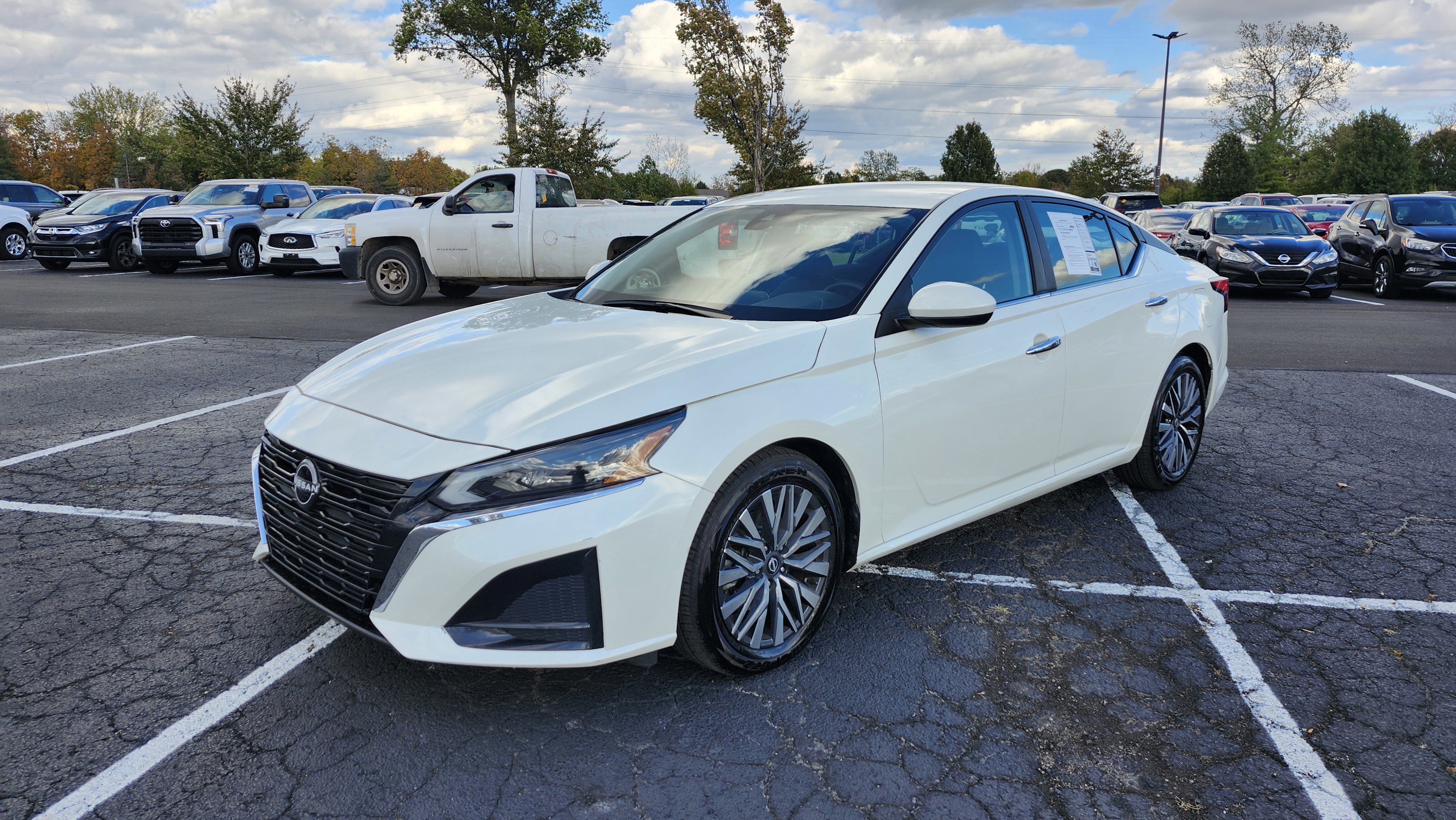 Used 2023 Nissan Altima 2.5 SV image 5