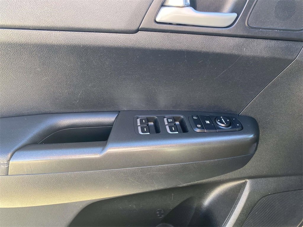 Used 2021 Kia Sportage LX image 20