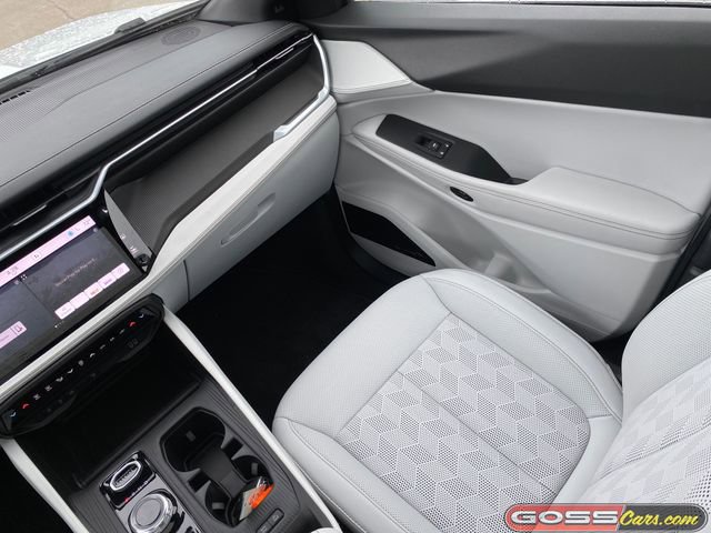 New 2026 Jeep Cherokee Overland image 17