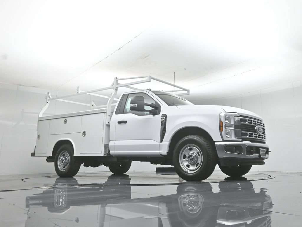 New 2026 Ford F350 XL w/ XL Chrome Package RWD image 3