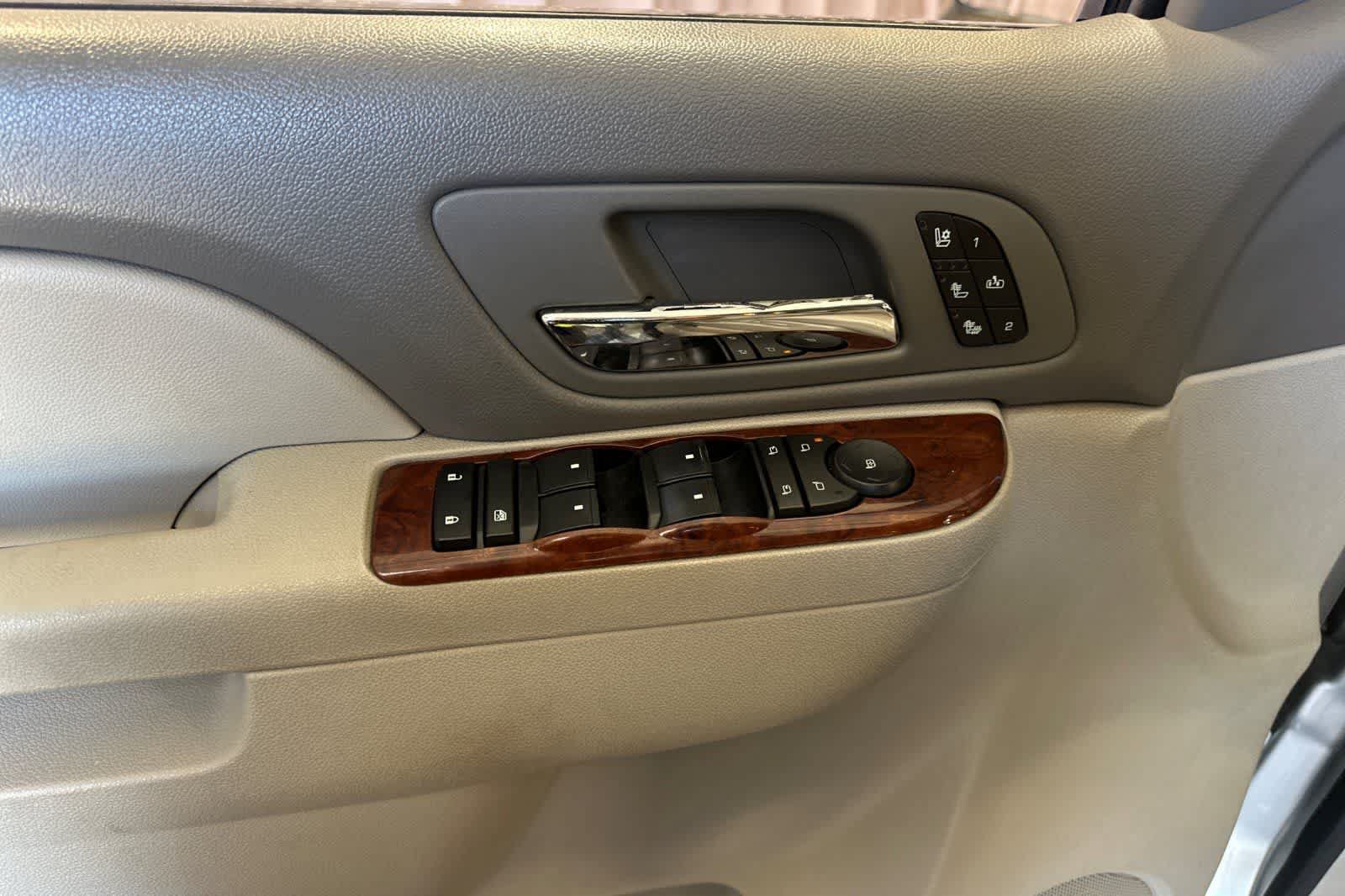 Used 2012 Chevrolet Tahoe LTZ AWD/4WD image 13